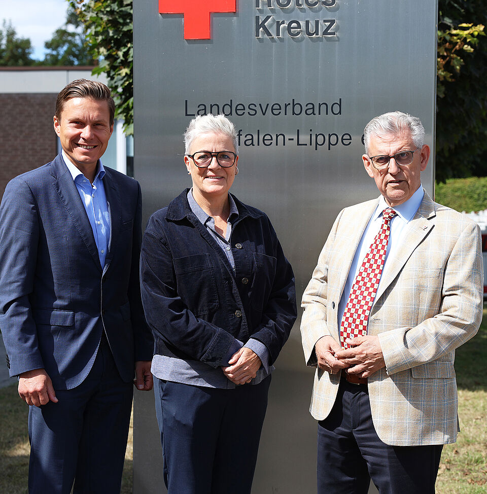 (v.li.) Dr. Hasan Sürgit, Sylvia Rietenberg und Dr. Fritz Baur (v.li.) Dr. Hasan Sürgit, Sylvia Rietenberg und Dr. Fritz Baur