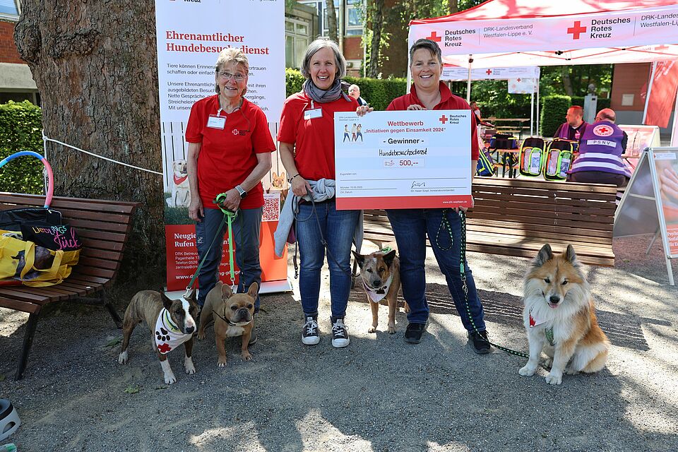 Hundebesuchsdienst aus dem DRK Lippe gewann Wettbewerb Initiative gegen Einsamkeit