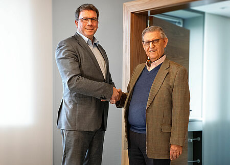 Dr. Martin Krause, Präsident des DRK-Kreisverbands Herne und Wanne-Eickel (li) und der Präsident des DRK-Landesverbandes Westfalen-Lippe, Dr. jur. Fritz Baur