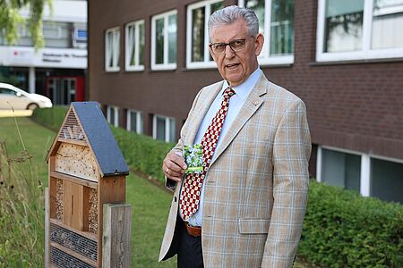 Dr. Fritz Baur